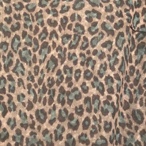 Forever21 tank top. Size M - Picture 2 of 2